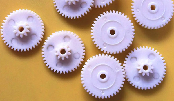 Continuous Optimization of CNC Parameters for Plastic Machining