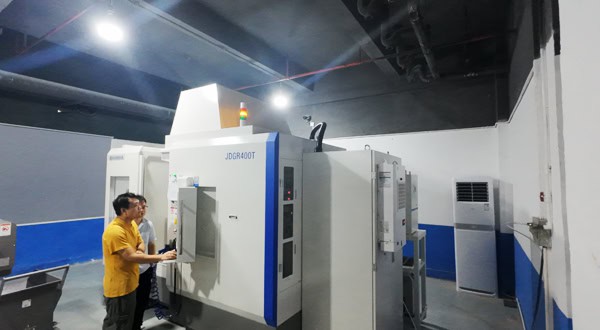 About 4 About-Precision CNC Equipment